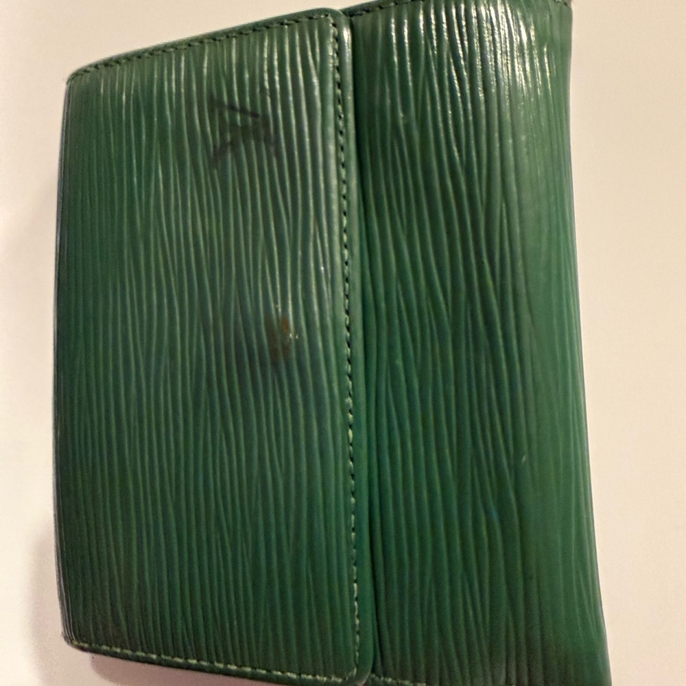 Louis Vuitton Bamboo Green Epi Leather Porte Billes Compact Wallet - Picture 2 of 11